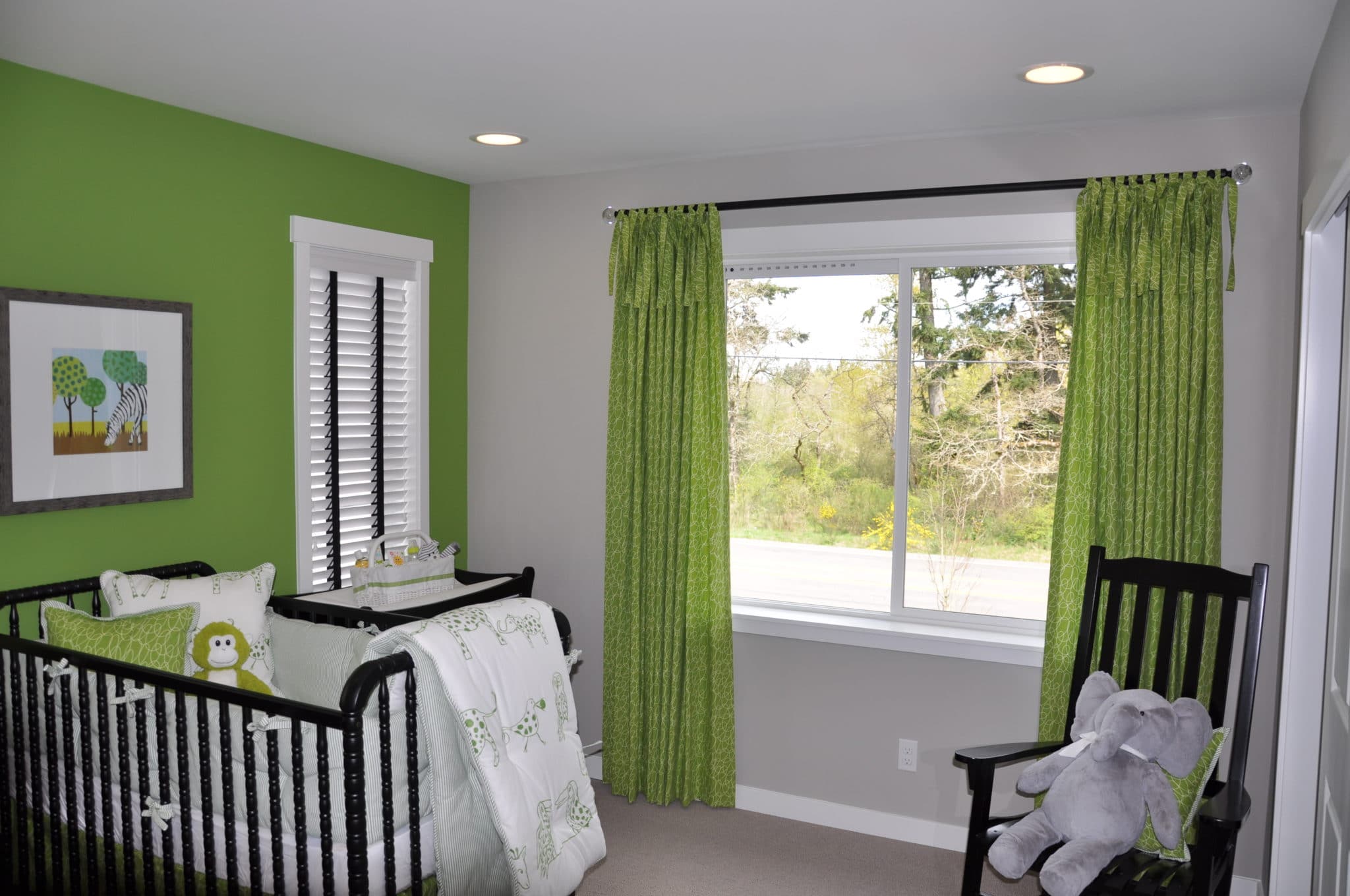 Green Drapes for you Bedroom